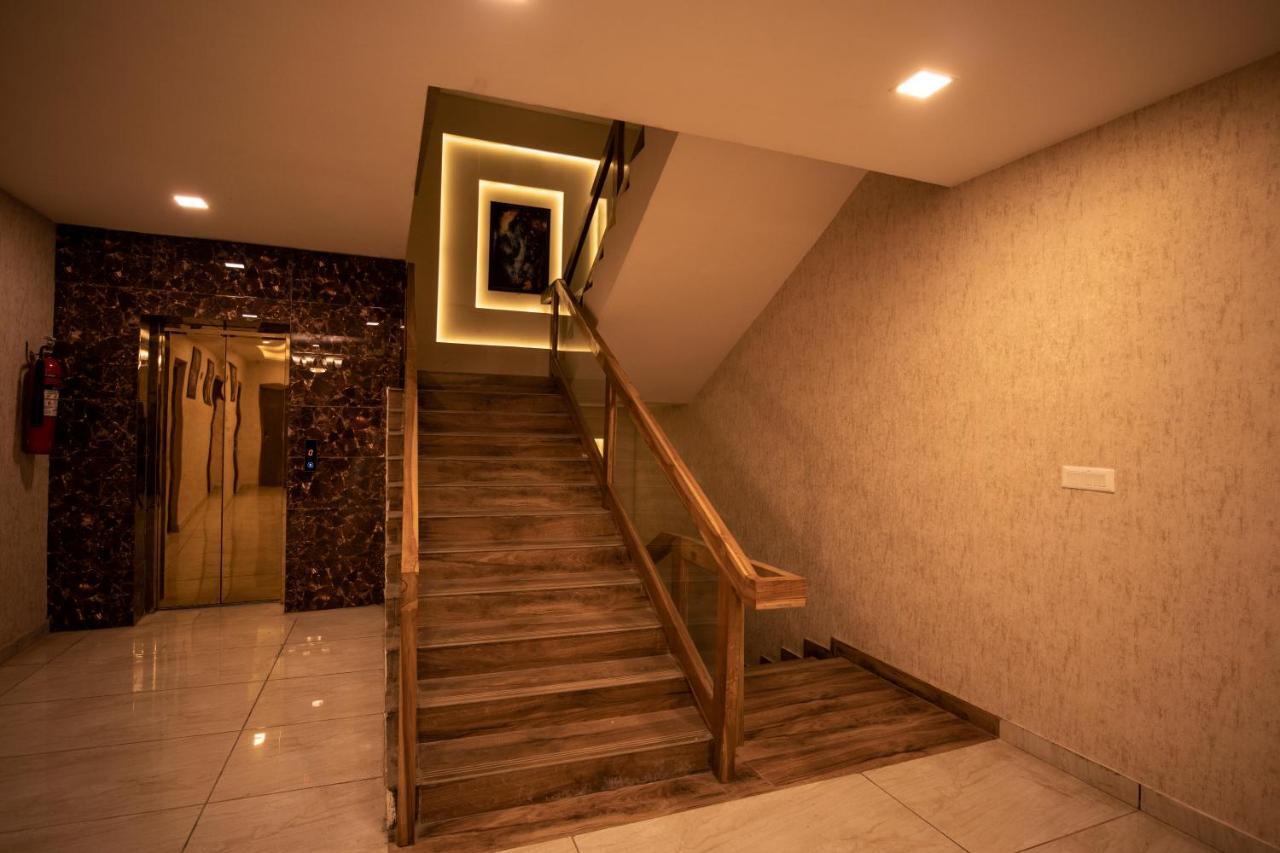 Royal Mansion Hotel Kulu Kültér fotó